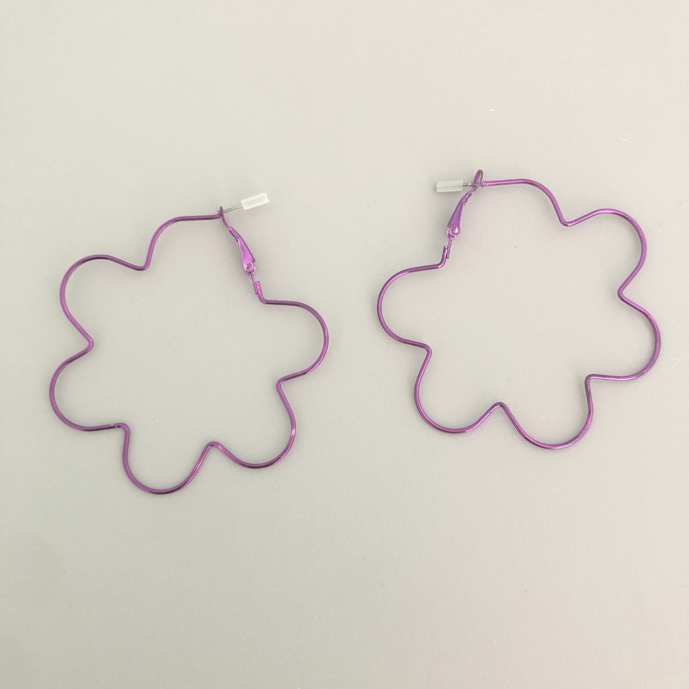 NWOT Claire’s Spunky Flower Power Purple Oversized Hoop Earrings 3”